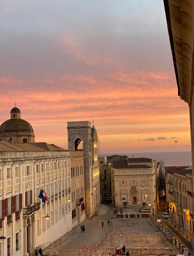 Castello Attic Sunset Terrace Lejlighed Cagliari Eksteriør billede